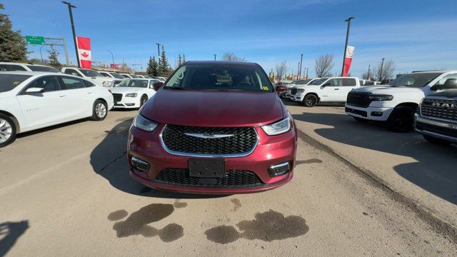 2023 Chrysler Pacifica Touring L | Remote Start | Apple CarPlay in Cars & Trucks in Edmonton - Image 4