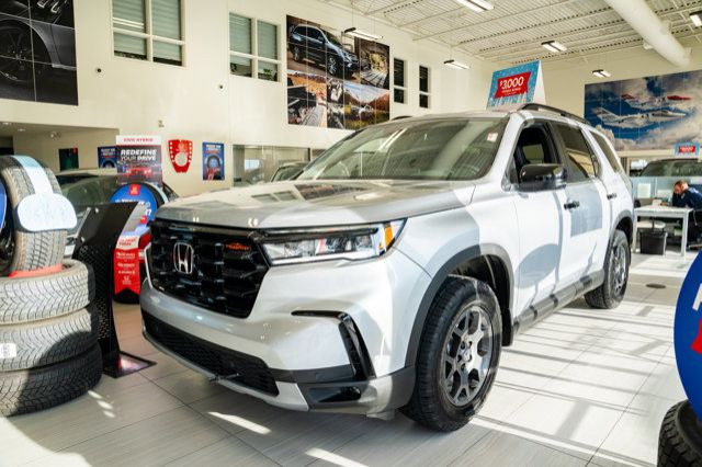 2025 Honda Pilot TrailSport in Cars & Trucks in Edmonton