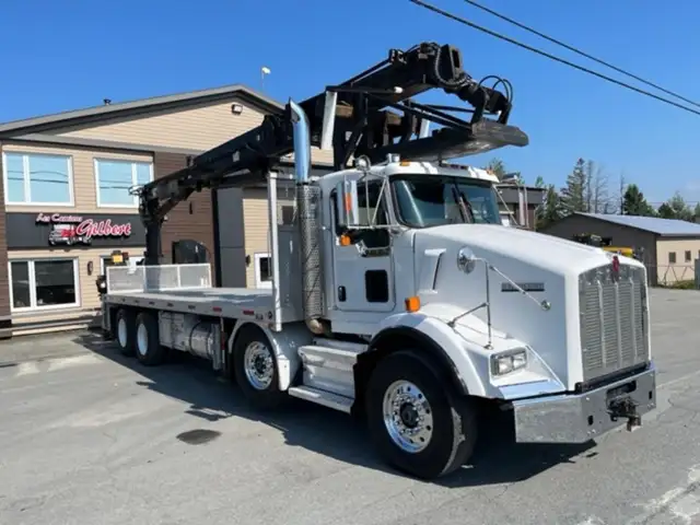 2010 Kenworth T800 in Heavy Equipment in St-Georges-de-Beauce - Image 4