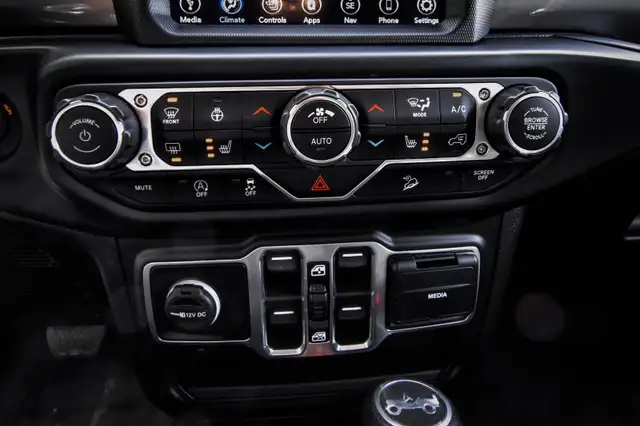 2020 Jeep Wrangler Unlimited Sahara • HEATED SEATS/STEERING • NA in Cars & Trucks in Kingston - Image 30