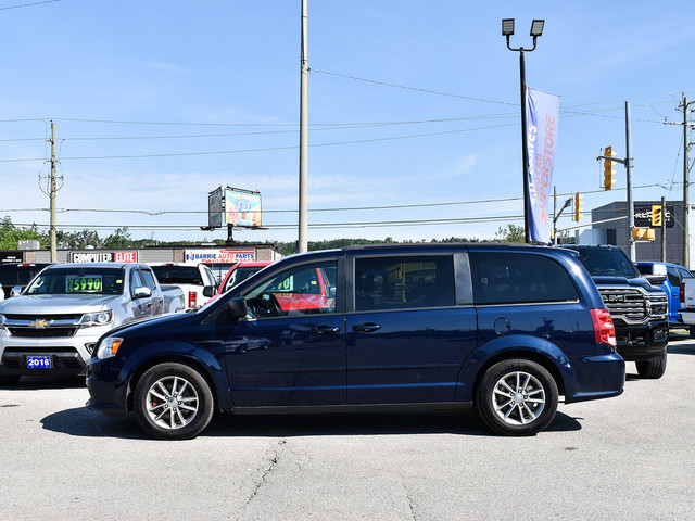 2015 Dodge Grand Caravan SXT ~Backup Camera ~Bluetooth ~Stow 'N  in Cars & Trucks in Barrie - Image 4