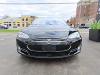 85D AWD - LOW LOW KMS - 100% CANADIAN VEHICLE Visit Our Website @ EliteLuxuryMotors.ca _____________... (image 2)