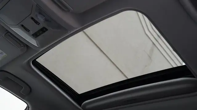 2021 Toyota RAV4 XLE | SUNROOF | ROOF RACK in Cars & Trucks in Mississauga / Peel Region - Image 29