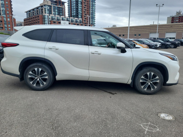 2020 Toyota Highlander XLE-LEATHER-SUNROOF-DRIVER ASSIST-8 PASSE in Cars & Trucks in City of Toronto - Image 4