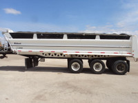 2017 MIDLAND XL 3000 tridem end dump trailer