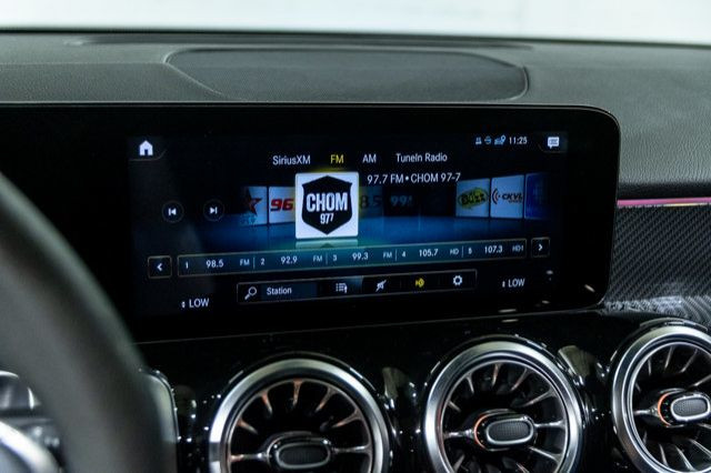 2022 Mercedes-Benz GLB AMG 4MATIC | Puissante et racée | MBUX in Cars & Trucks in City of Montréal