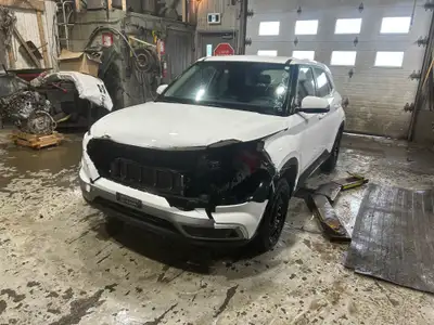 NOUVEAU PRIX 25-0137-21 HYUNDAI VENUE 62797 km AIR BAGS OK , AUTO EN MARCHE ,AUTO ACCIDENTE V.G.A ,...