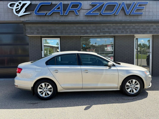 2015 Volkswagen Jetta Trendline | Clean Carfax, Low KMs, Fully S in Cars & Trucks in Calgary - Image 2