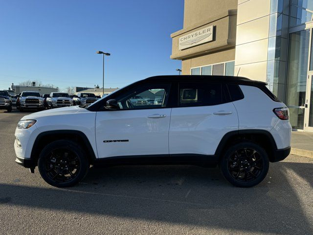 2024 Jeep Compass Altitiude 4x4 | Low KMs | Backup Camera | NAV in Cars & Trucks in Edmonton - Image 3