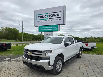 2022 Chevrolet Silverado 1500 Double Cab 4WD LT with the 5.3L and only 75,000kms. This truck is equi...