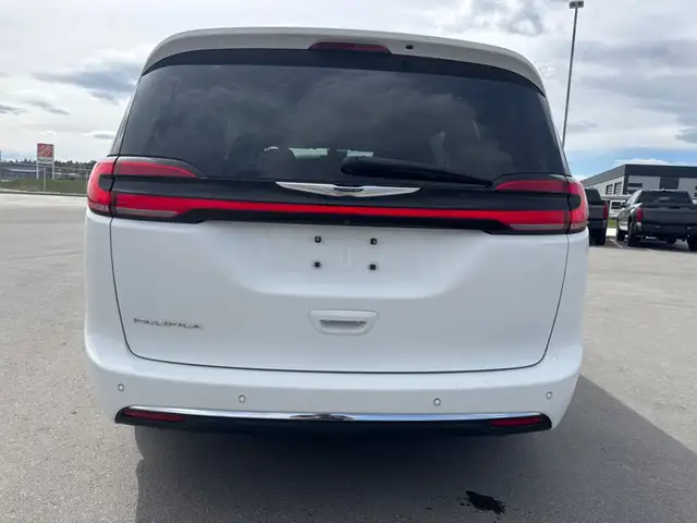 2023 Chrysler Pacifica Touring L Touring L (Leather, Power Doors62929808583041123