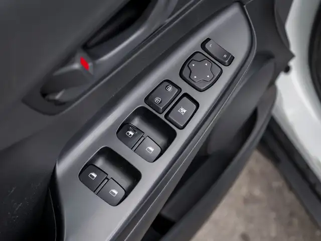 2021 Hyundai Kona 2.0L Essential FWD - Heated Seats - $131 B/W dans Autos et camions dans Ottawa - Image 16