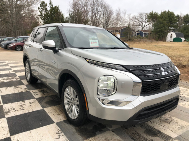 2025 Mitsubishi OUTLANDER PHEV ES S-AWC in Cars & Trucks in Annapolis Valley - Image 3