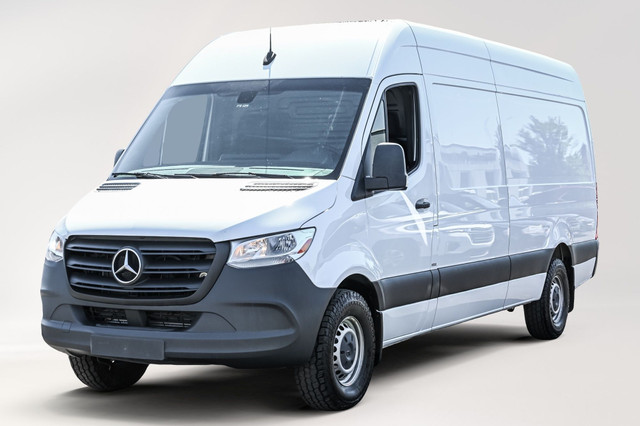 2022 Mercedes-Benz Sprinter Cargo Van Diesel*platform 170*Haute  in Cars & Trucks in City of Montréal