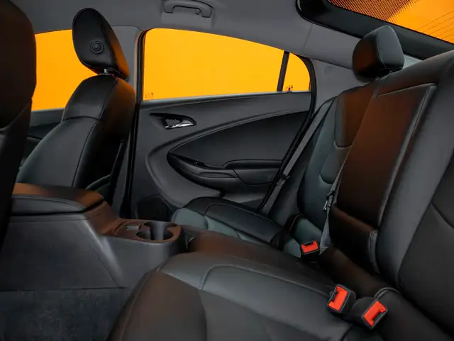 2018 Chevrolet Volt LT *CUIR* SIEGES CHAUFF *CARPLAY GR CONFIANC in Cars & Trucks in Laurentides - Image 29