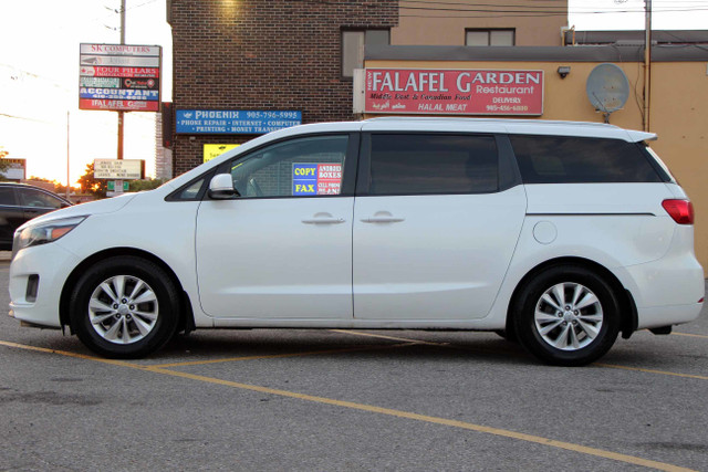 2017 Kia Sedona LX CarFax Clean+Certified+2 Year Warranty  in Cars & Trucks in Mississauga / Peel Region - Image 4