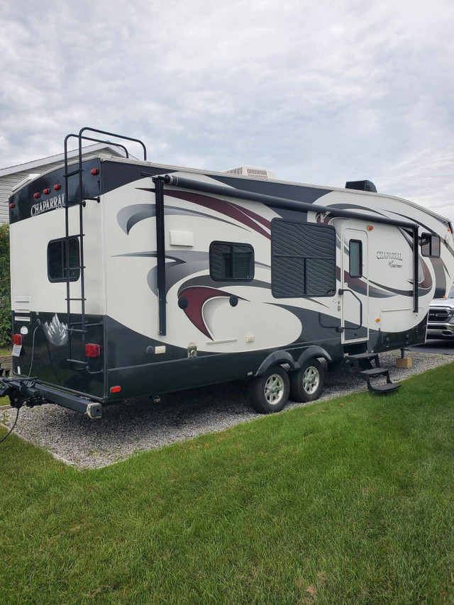 2013 FIFTH WHEEL 27 PIED CUISINE ARRIERE 7500 LBS in Travel Trailers & Campers in Québec City - Image 4