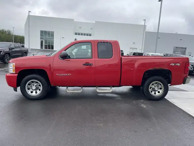 2011 Chevrolet Silverado 1500 LS Cheyenne Edition in Cars & Trucks in Calgary - Image 6