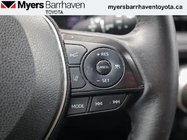 2021 Toyota RAV4 XLE AWD - Sunroof - Power Liftgate in Cars & Trucks in Ottawa - Image 19