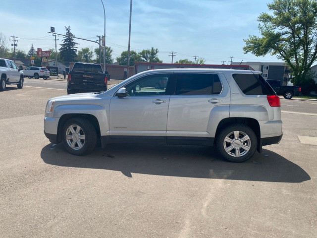 2016 GMC Terrain in Cars & Trucks in Medicine Hat - Image 2