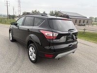 2017 FORD ESCAPE SE AWD Mileage 121.663KM Engine :1.5L Turbo Transmission: Automatic Stock Number:08... (image 3)