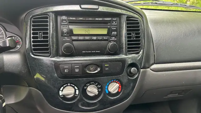 2006 Mazda Tribute S in Cars & Trucks in Oakville / Halton Region - Image 16