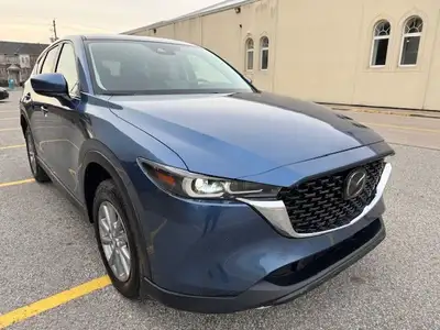 Keyless entry Cruise Control Backup Camera Push Start Bluetooth Alloy Rims AUX and much more Great c...