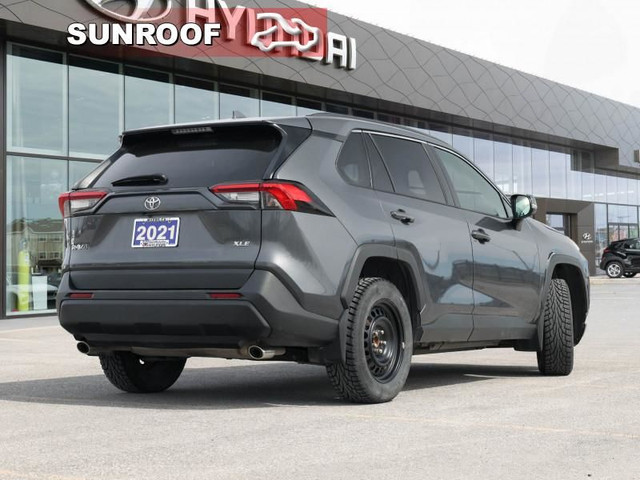 2021 Toyota RAV4 XLE - Sunroof - Power Liftgate - $207 B/W in Cars & Trucks in Ottawa - Image 3
