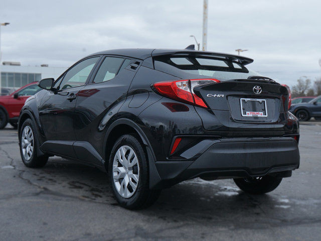 2022 Toyota C-HR LIMITED | CLEAN CARFAX in Cars & Trucks in Hamilton - Image 2