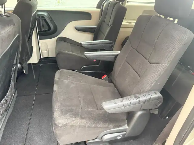 2012 Dodge Grand Caravan SXT | ONE OWNER | STOW N GO | MULTI-FUN in Cars & Trucks in Oshawa / Durham Region - Image 16