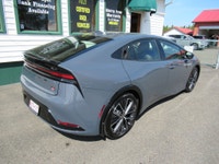 Clean Carfax, two sets of keys, tons of factory warranty AND ALL WHEEL DRIVE IN A HYBRID CAR! Get gr... (image 9)