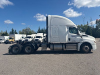 2021 FREIGHTLINER T12664ST;Heavy Duty Trucks - Conventional Truck w/ Sleeper Penske Location 37 WEST... (image 7)