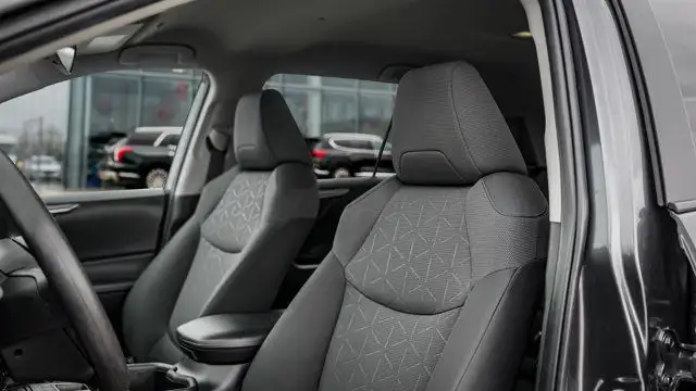2023 Toyota RAV4 LE AWD | Heated Seats | Lane Keeping | CarPlay in Cars & Trucks in Guelph - Image 8
