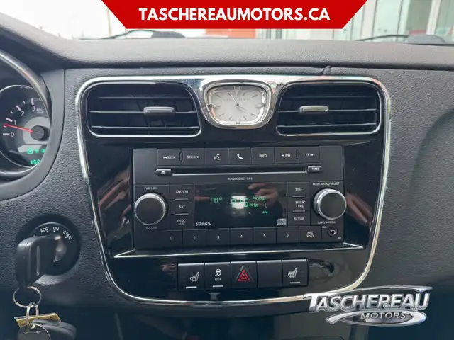 2012 Chrysler 200 in Cars & Trucks in Longueuil / South Shore - Image 10