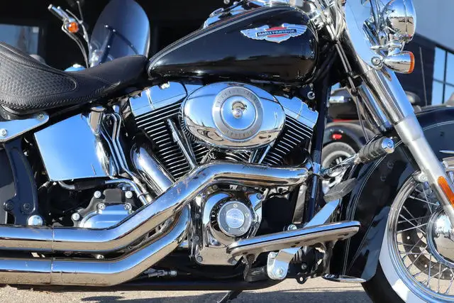 2008 Harley-Davidson FLDE in Street, Cruisers & Choppers in Strathcona County - Image 3
