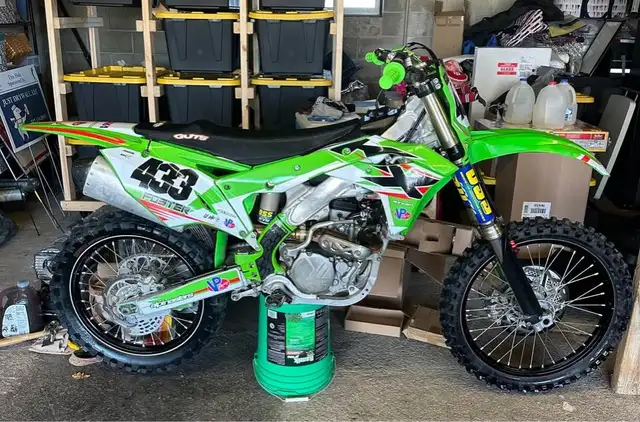 2020 KAWASAKI KX450-GREEN! in Dirt Bikes & Motocross in Delta/Surrey/Langley - Image 6