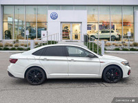 This Volkswagen Jetta GLI delivers a Intercooled Turbo Premium Unleaded I-4 2.0 L/121 engine powerin... (image 5)