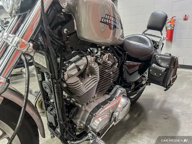 2009 Harley-Davidson XL883L SUPERLOW in Street, Cruisers & Choppers in Calgary - Image 18
