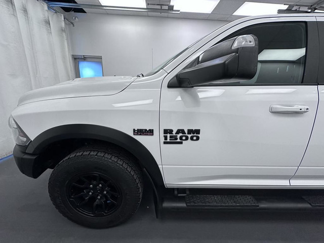 2022 RAM 1500 Classic SLT 5.7L Hemi - 8.4" Screen - 3.92 Rear... in Cars & Trucks in Lethbridge - Image 2