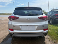 Sunroof/Moonroof, Leather Seats, Blind Spot Monitor, Reverse Camera, Satellite Radio, AWD, Air Condi... (image 3)