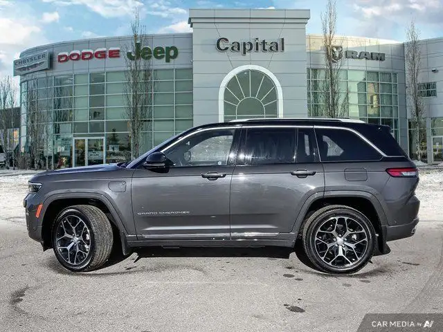 2022 Jeep Grand Cherokee 4xe Summit Reserve | Passenger in Cars & Trucks in Edmonton - Image 3