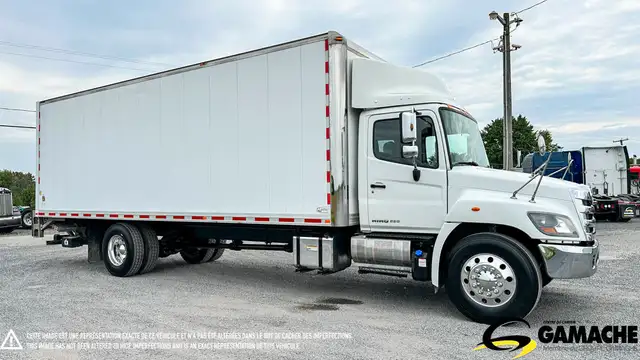 2017 HINO 388 CAMION FOURGON AVEC HAYON ELEVATEUR in Heavy Trucks in Longueuil / South Shore - Image 4