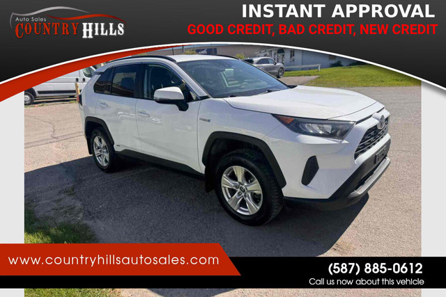 2021 Toyota RAV4 LE HYBRID in Cars & Trucks in Calgary