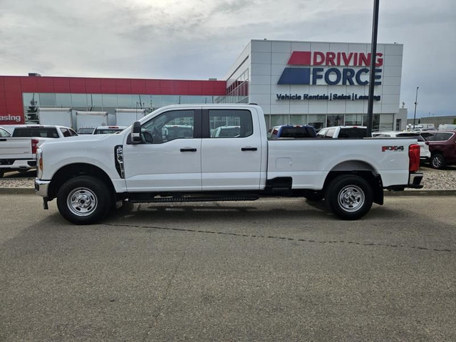 2024 Ford Super Duty F-250 SRW XL 4WD Crew Cab 8' Box, 6.8L V8 G in Cars & Trucks in St. Albert - Image 2