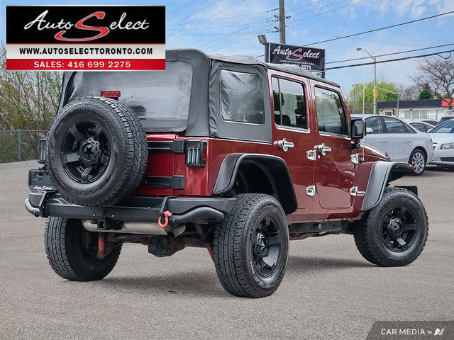 2012 Jeep Wrangler Unlimited Rubicon 4x4 - 1 Owner - Well Mai... in Cars & Trucks in City of Toronto - Image 4