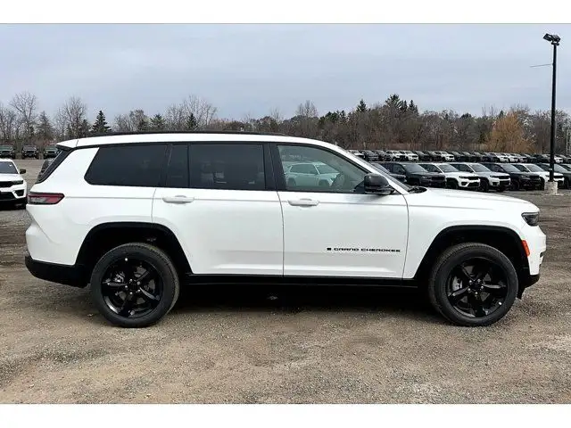 2025 Jeep Grand Cherokee L Limited in Cars & Trucks in Mississauga / Peel Region - Image 15