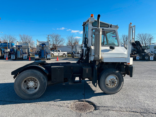 1999 CAPACITY TJ5000 4x2 Shunter/Yard Spotter in Heavy Trucks in Longueuil / South Shore - Image 4