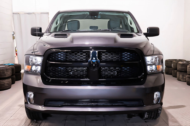 2022 Ram 1500 Classic EXPRESS + NIGHT EDITION + 4X4 + V6 + QUAD  dans Autos et camions  à Laval/Rive Nord - Image 2
