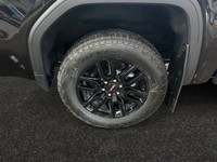 This 2025 GMC Sierra 1500 in Onyx Black is equipped with 4WD and Turbocharged Diesel I6 3.0L/183 eng... (image 8)