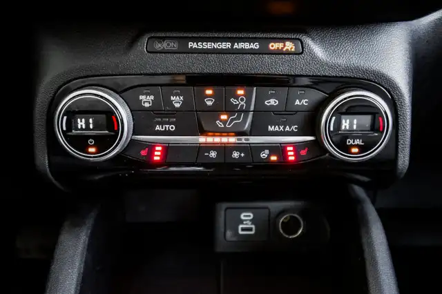 2021 Ford Escape Titanium Hybrid AWD • NAVIGATION • PREM. AUDIO in Cars & Trucks in Kingston - Image 31